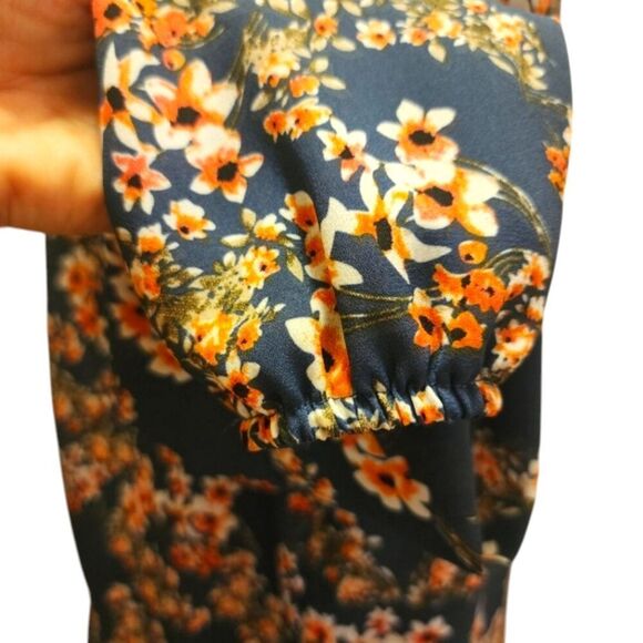 West Kei Floral Woven 3/4 Sleeve Keyhole Top, Tie-Front, Size Medium - Picture 5 of 8